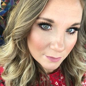 Meet your Posher, Alicia